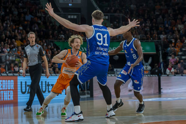 席不仅影响 席不仅影响